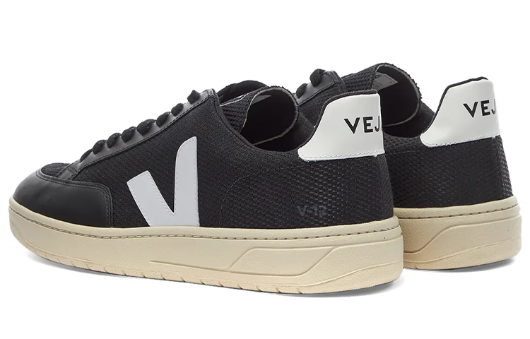 Shop (W) VEJA V-10 Kulit Rendah 'Black Fashion' XD011215