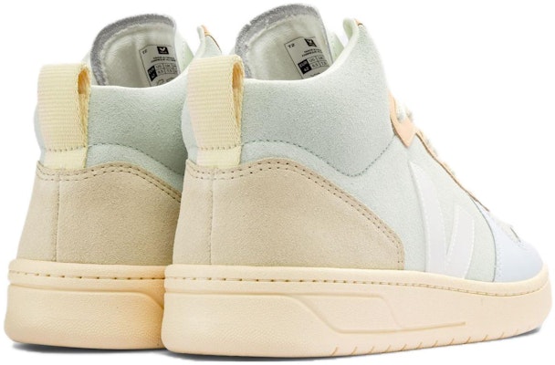 (W) VEJA V-15 Suede 'Putih Giok Multicolor' VQ0303130A Lookbook (W) VEJA V-15 Suede 'Putih Giok Multicolor' VQ0303130A