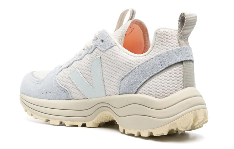 Shop (W) VEJA Venturi Alveomesh '砾石薄荷冰' 运动鞋 VT1803176