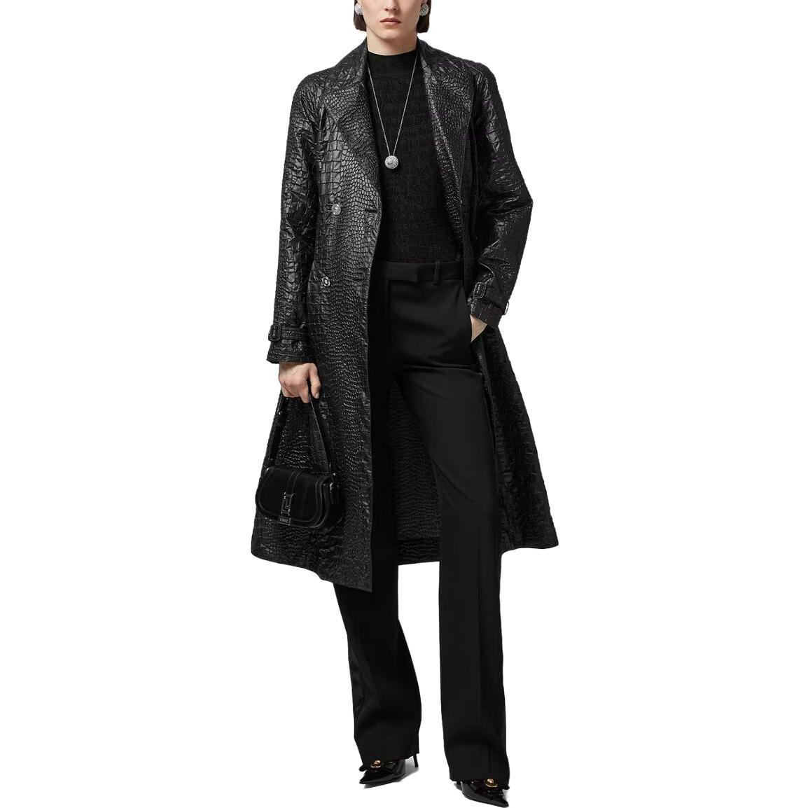 Lookbook (W) VERSACE 黑色雙排扣長款風衣，經典翻領設計 1012635-1A09081-1B000