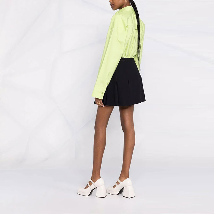 Purchase (W) VERSACE Mini Falda Cintura Alta Negra SS22 Casual Color Sólido. 1003323-1A00540-1B000