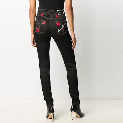 (W) VERSACE Celana Jeans Skinny Hitam Bordir Mawar A84996-A235996-A8008 Shop (W) VERSACE Celana Jeans Skinny Hitam Bordir Mawar A84996-A235996-A8008