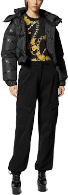 (W) 베르사체 체인 프린트 크루넥 반팔 티셔츠 여성 블랙 E75HAH608-EJS214-EG89 Lookbook (W) 베르사체 체인 프린트 크루넥 반팔 티셔츠 여성 블랙 E75HAH608-EJS214-EG89