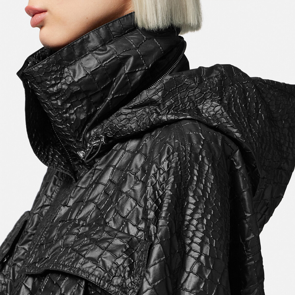 Details for (W) 范思哲黑色亮面鳄鱼纹长袖立领外套 1012009-1A09081-1B000
