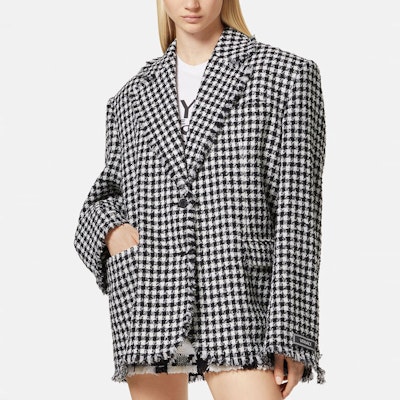 (W) Blazer Tweed Pinggiran VERSACE FW22 Wanita Hitam Putih 1007497-1A05334-2W020 Purchase (W) Blazer Tweed Pinggiran VERSACE FW22 Wanita Hitam Putih 1007497-1A05334-2W020