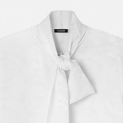 (W) ヴェルサーチ FW23 ホワイトジャガード 長袖シャツ リボンカラー付き 1014489-1A10059-1W000 Sizing (W) ヴェルサーチ FW23 ホワイトジャガード 長袖シャツ リボンカラー付き 1014489-1A10059-1W000