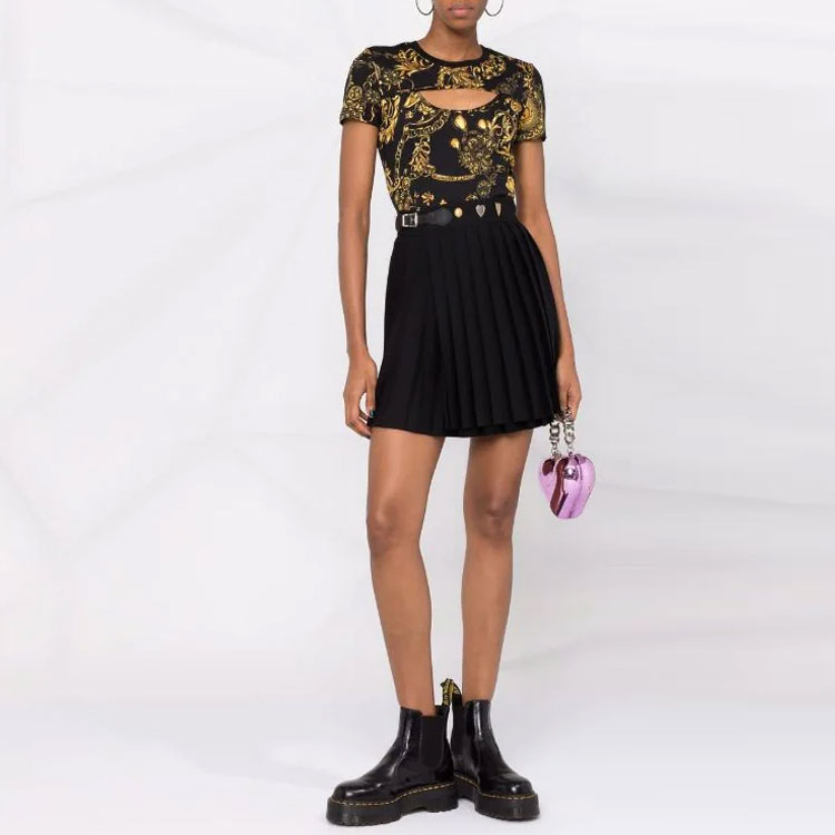 Lookbook (W) ヴェルサーチジーンズクチュール バロック柄カットアウトTシャツ レディース ブラック 71HAH604-JS015-G89