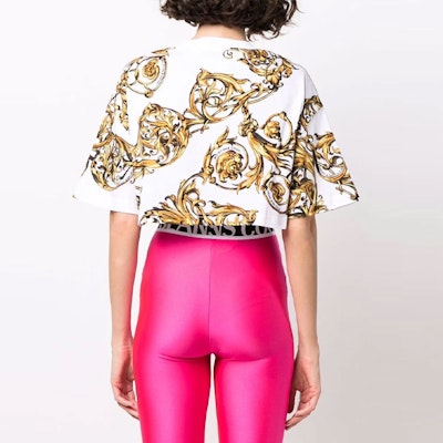 (W) VERSACE JEANS COUTURE Wanita Baju Putih Cropped Cetak Koleksi SS22 72HAH623-JS049-G03 Shop (W) VERSACE JEANS COUTURE Wanita Baju Putih Cropped Cetak Koleksi SS22 72HAH623-JS049-G03