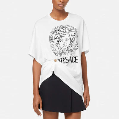 (W) ヴェルサーチ ロゴプリント クルーネック ショートスリーブ Tシャツ SS22 ホワイト 1004163-1A00769-2W020 Shop (W) ヴェルサーチ ロゴプリント クルーネック ショートスリーブ Tシャツ SS22 ホワイト 1004163-1A00769-2W020