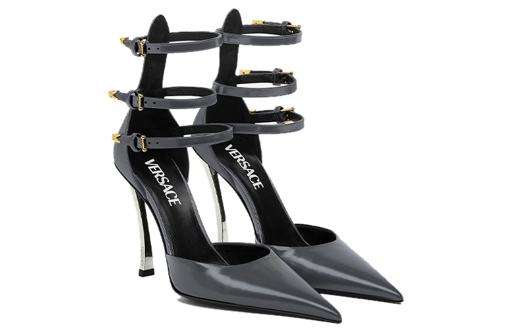 Lookbook (W) (女性用) ヴェルサーチ ポインテッドトゥ バックル スティレット 'グレー' 1007256-DVT51_1E62L 1007256-DVT51_1E62L