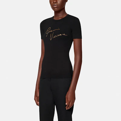 (Women) VERSACE Slim Fit Black T-shirt with Gianni Signature Pattern A88683-A213311-A1008 Purchase (Women) VERSACE Slim Fit Black T-shirt with Gianni Signature Pattern A88683-A213311-A1008
