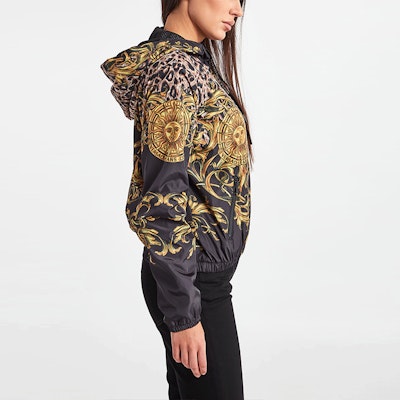 (Women) VERSACE SS22 All-Over Print Hooded Jacket Black Long Sleeve 72HAS401-CQS27-G89 Cheap (Women) VERSACE SS22 All-Over Print Hooded Jacket Black Long Sleeve 72HAS401-CQS27-G89
