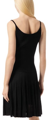 (W) Versace SS22 Vestido Negro de Punto con Hebilla Metálica Detalle. 1005690-1A03999-1B000 Purchase (W) Versace SS22 Vestido Negro de Punto con Hebilla Metálica Detalle. 1005690-1A03999-1B000