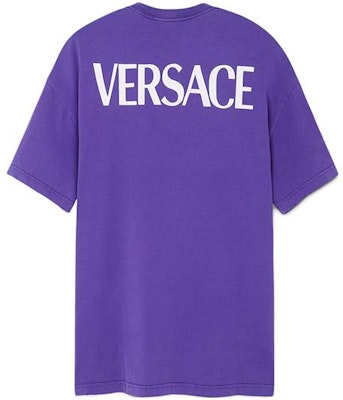 (Women) Versace SS23 Purple Letter Print Oversized Short Sleeve T-Shirt Women 1009548-1A07261-1LD60 Lookbook (Women) Versace SS23 Purple Letter Print Oversized Short Sleeve T-Shirt Women 1009548-1A07261-1LD60