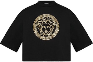 (Women) VERSACE SS24 Black Short Sleeve Logo Print Crop Top Tee. 1014275-1A11608-2B150 (Women) VERSACE SS24 Black Short Sleeve Logo Print Crop Top Tee. 1014275-1A11608-2B150