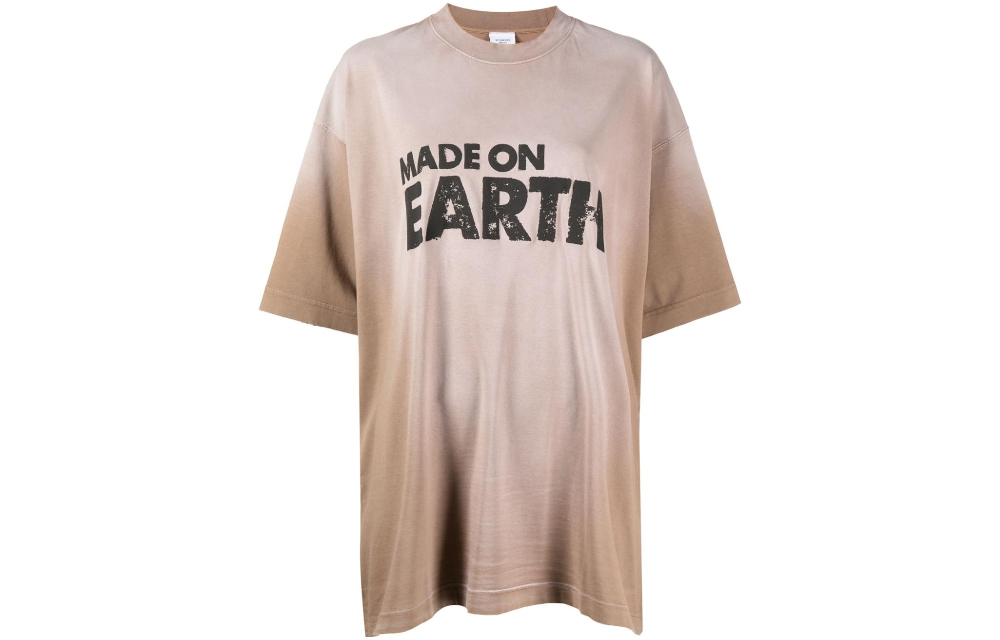 Order (W) Vetements Coffee Brown Baju-T Leher Bulat dengan Cetakan Huruf. UE63TR690X