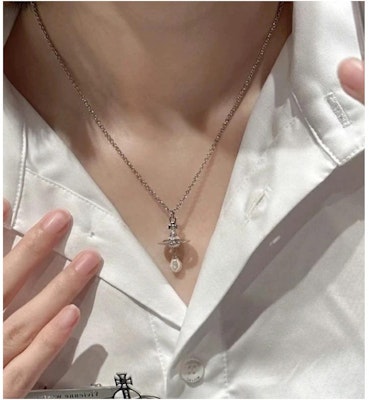 (W) Vivienne Westwood 3D 水晶土星銀項鍊. 6302039302p226cn Shop (W) Vivienne Westwood 3D 水晶土星銀項鍊. 6302039302p226cn