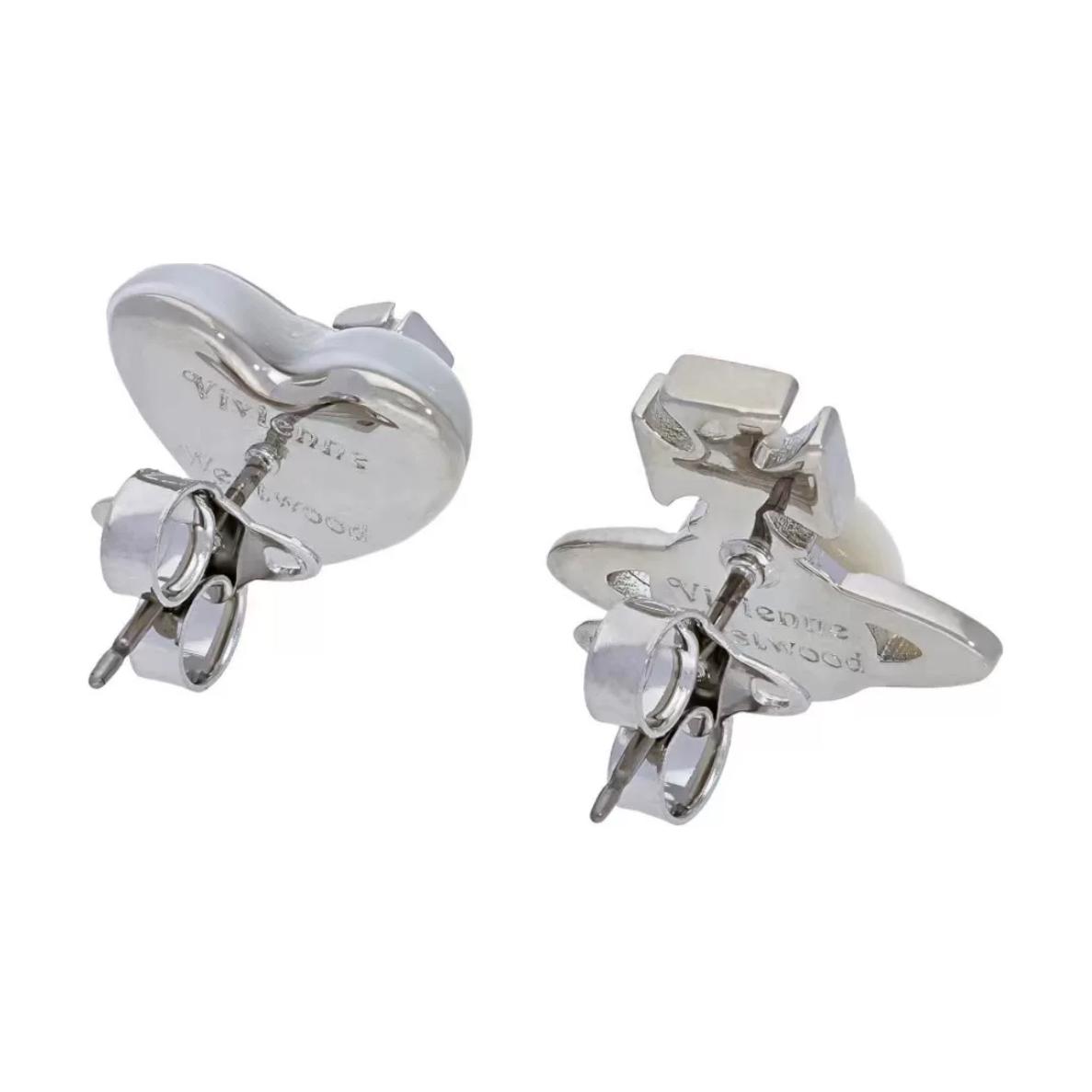 Lookbook (W) ヴィヴィアン・ウエストウッド ホワイトハートサターン柄ブラスピアス ホワイト 505454235002