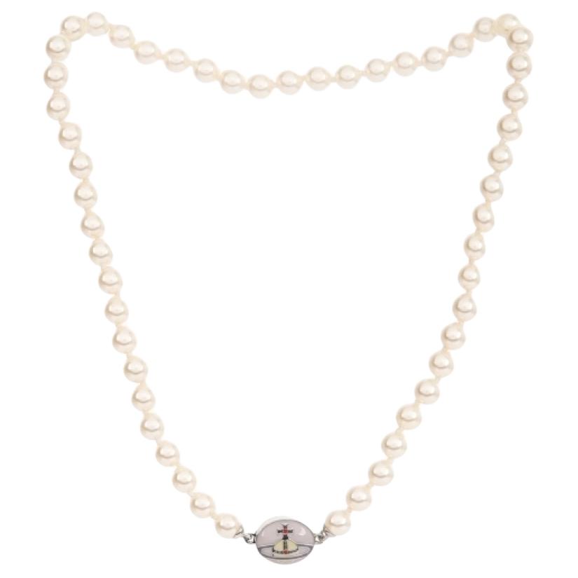 Lookbook (W) ヴィヴィアンウエストウッド ホワイトペンダントデザインブラスネックレス 6303002002p463im