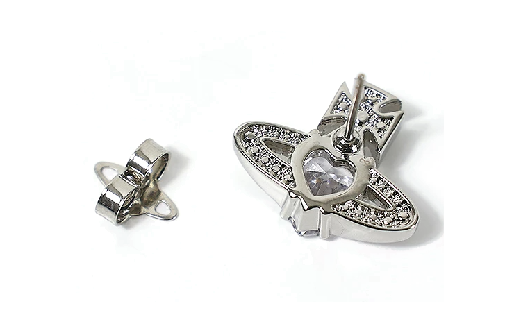 (Women) Vivienne Westwood Heart Shaped Crystal Brass Earrings Silver for Women. 119021 圖 5