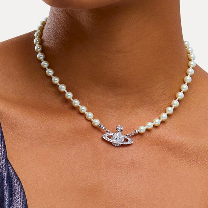 (Women) Vivienne Westwood Mini Bas Relief Saturn Brass Pearl Necklace for Women. 63030006W127W127 圖 6