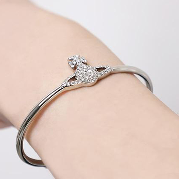 (Women) Vivienne Westwood Solid Design Brass Silver Bracelet for Women. 117439bGoldR114 圖 3