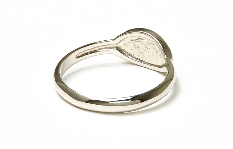 Shop (W) Anillo de plata 925 Vivienne Westwood Tilly con diseño de letras y logotipo. 6402000701P019P019