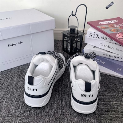 (W) Sepatu Kanvas Rendah Warrior 'Hong Kong Retro Hitam Putih' WXY(S)-2812L01 3