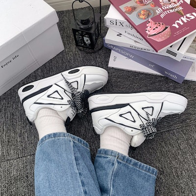 (W) Sepatu Kanvas Rendah Warrior 'Hong Kong Retro Hitam Putih' WXY(S)-2812L01 4