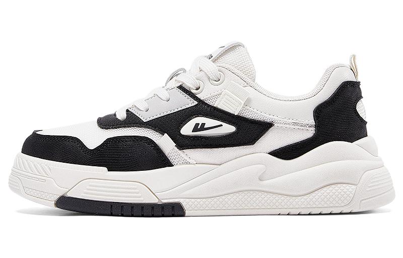 (W) Warrior Low-Top Sneaker 'Beige Black'