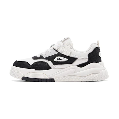 (W) Warrior Low-Top Sneaker 'Beige Black'