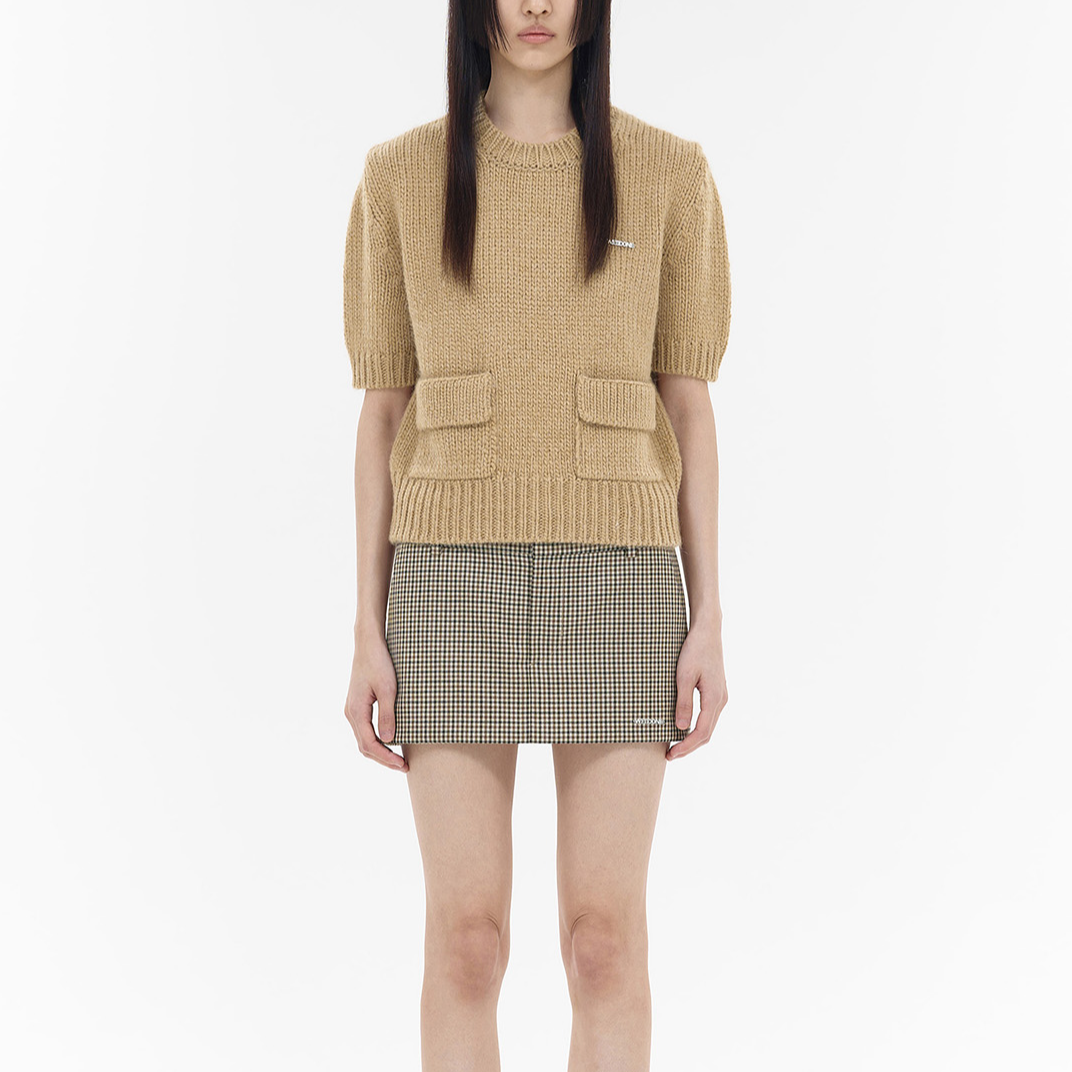 (Women) WE11DONE  Beige Pocket Knit Short Sleeve T-Shirt with Metal Logo. WD-KT2-24-631-W-BG 圖 4