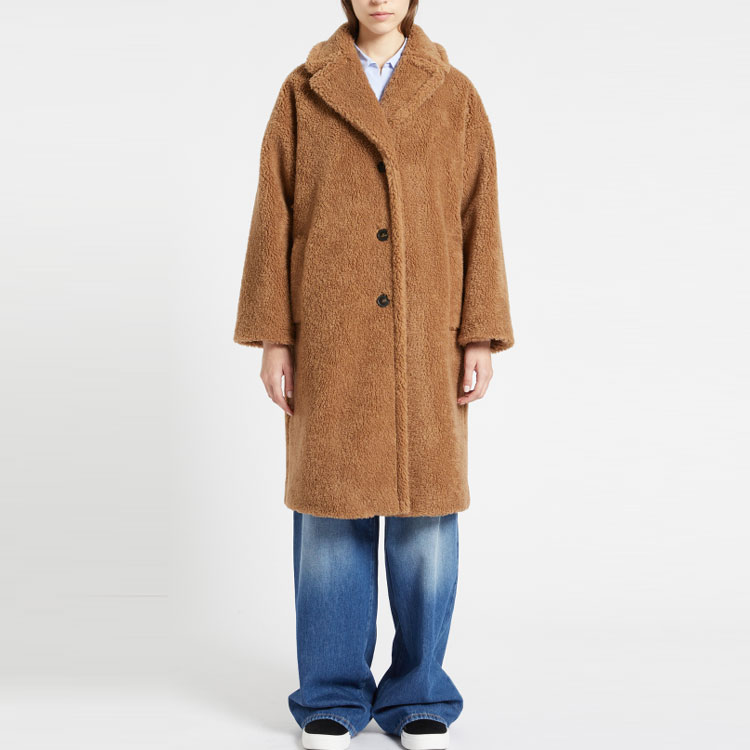 Lookbook (W) WEEKEND MaxMara 驼色仿毛纽扣大衣搭配经典翻领. 2350161533000-015