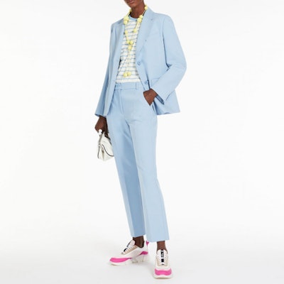 (W) WEEKEND MaxMara 浅蓝色简约单排扣休闲西装外套. 5041023706 Lookbook (W) WEEKEND MaxMara 浅蓝色简约单排扣休闲西装外套. 5041023706