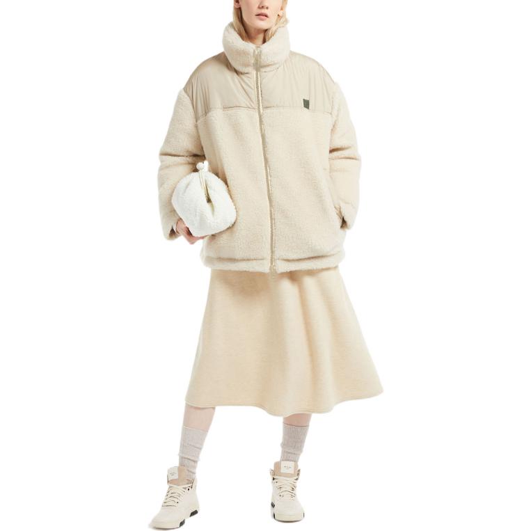 Lookbook (W) Chaqueta de plumas de tafetán WEEKEND MaxMara Anabela para mujer en color vainilla. 5486082306001-ANABELA