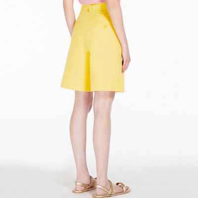 (W) Celana Pendek Kuning High-Waisted WEEKEND MaxMara Ecuba Kasual. 5141013106007-ECUBA Purchase (W) Celana Pendek Kuning High-Waisted WEEKEND MaxMara Ecuba Kasual. 5141013106007-ECUBA