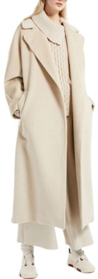 (W) WEEKEND MaxMara FW22 Beige Turtleneck Pullover Sweater Rajut. 5366222306-AEDO Lookbook (W) WEEKEND MaxMara FW22 Beige Turtleneck Pullover Sweater Rajut. 5366222306-AEDO