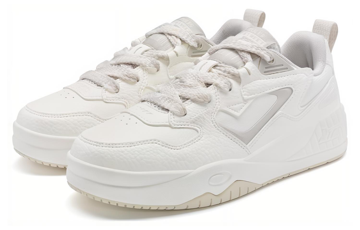 Lookbook (W) 特步凯朗低帮“白色舒适环绕” 977318310072