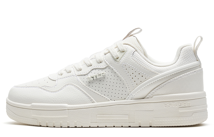 (Women) Xtep Mu Bai White Low-Top Casual Durable Sneakers 876118310025 Hanpaku (帆白).