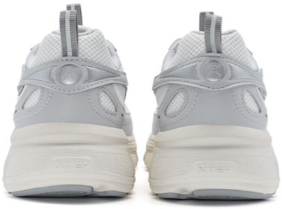 (W) Xtep Sepatu Lari 'Abu-Putih' 976218320006 Shop (W) Xtep Sepatu Lari 'Abu-Putih' 976218320006