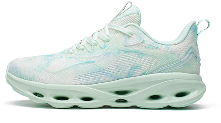 (W) Xtep Shock-Absorber 9 Low ''Dilraba Gift Box - Bianco Verde'' 978218110079DLRBLH Lookbook (W) Xtep Shock-Absorber 9 Low ''Dilraba Gift Box - Bianco Verde'' 978218110079DLRBLH