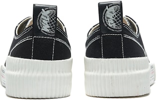 (W) Sneaker Rendah Xtep 'Hitam' Simple 979218316813 Lookbook (W) Sneaker Rendah Xtep 'Hitam' Simple 979218316813