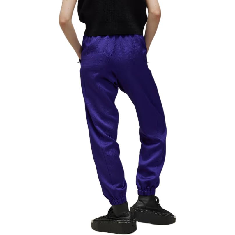 Lookbook (W) Y-3 刺繡logo休閒長褲 學院紫色款式。 JE3424