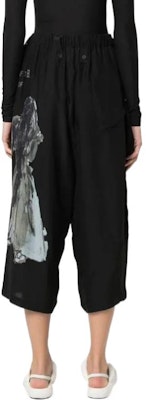 (W) ヨウジヤマモト SS22 ブラック ワイドレッグ レター アンクルカット カジュアルパンツ FG-P85-410-1 Shop (W) ヨウジヤマモト SS22 ブラック ワイドレッグ レター アンクルカット カジュアルパンツ FG-P85-410-1