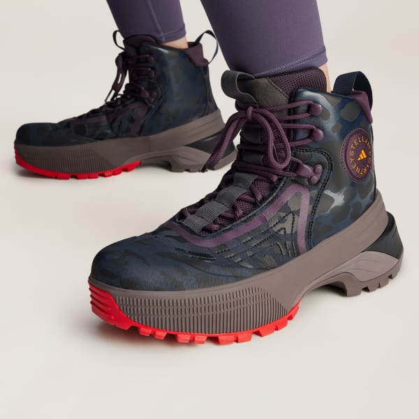 Shop (W) adidas by Stella McCartney x Terrex 登山靴 深灰/傳奇藍墨/活力紅 IF1793