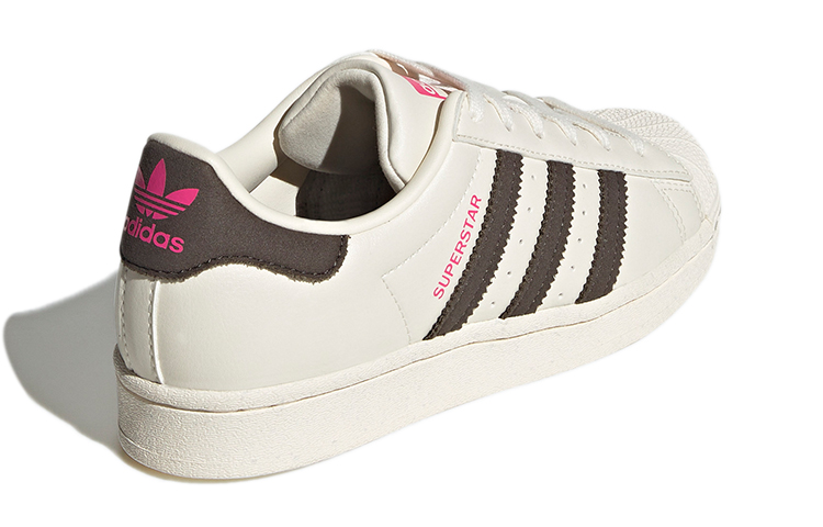 Shop （青少年）(小學生) adidas Superstar '粉筆白/影橄欖' GY3366