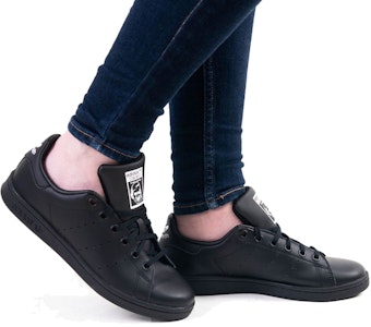 (JR) 阿迪达斯大号Stan Smith '黑色' M20604 Sizing (JR) 阿迪达斯大号Stan Smith '黑色' M20604