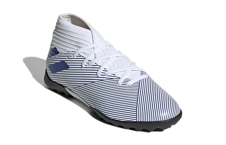 Lookbook 大童 adidas Nemeziz 19.3 TF J 輕便舒適足球鞋 白藍