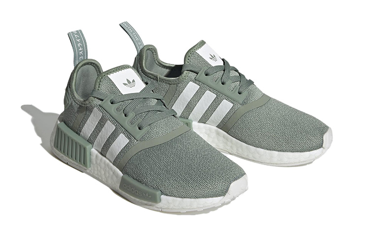 Lookbook (JR) 阿迪达斯 NMD_R1 J '银绿色' HQ1655