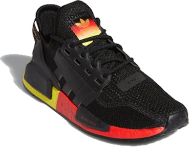 (JR) 阿迪达斯 NMD_R1 V2 J '运动爱好者联合 - 慕尼黑' FY6630 Lookbook (JR) 阿迪达斯 NMD_R1 V2 J '运动爱好者联合 - 慕尼黑' FY6630